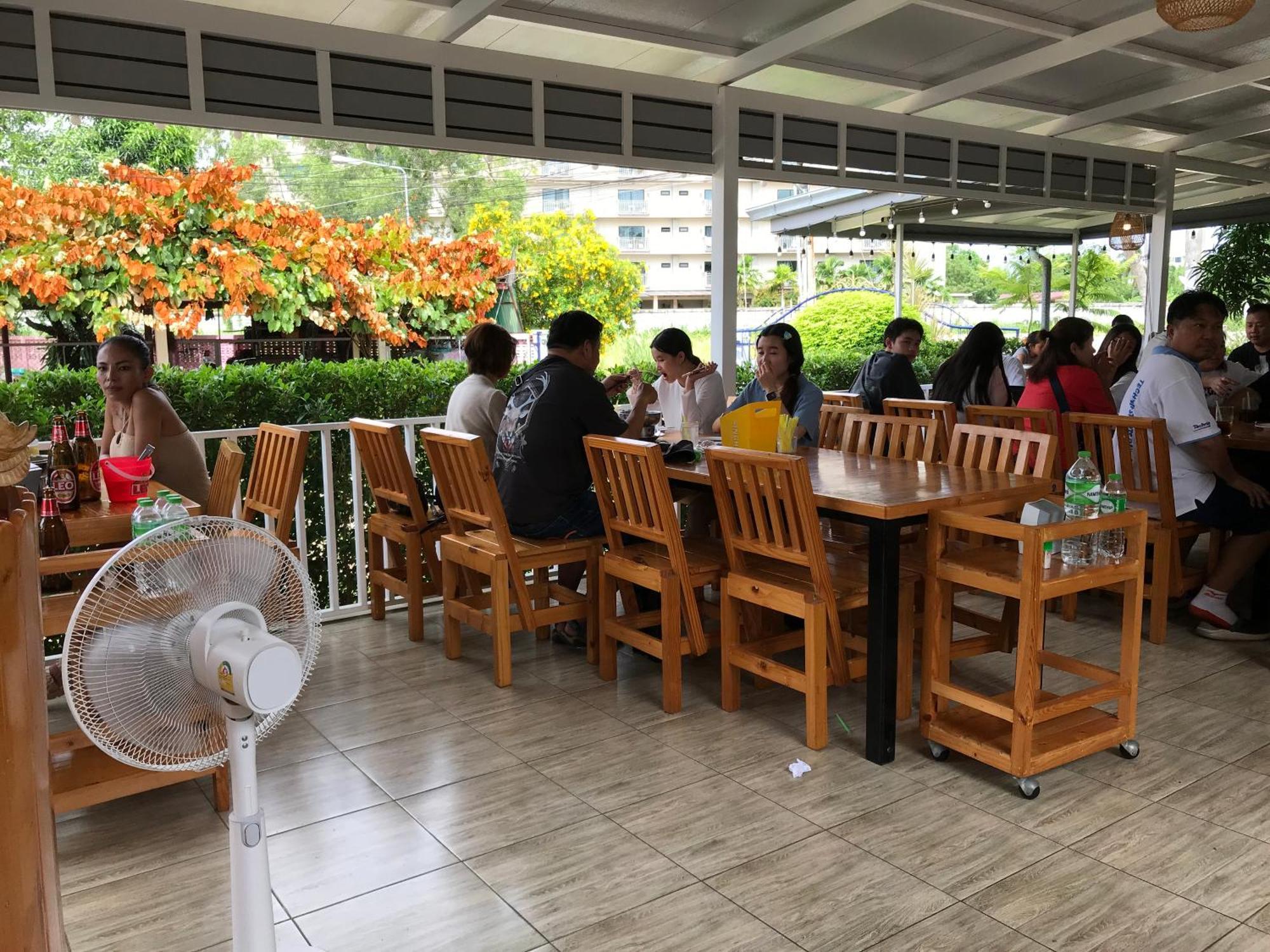 Grand Florida芭提雅带免费游泳池温泉和健身房和办公区水上花园公寓e208 Na Chom Thian Ngoại thất bức ảnh