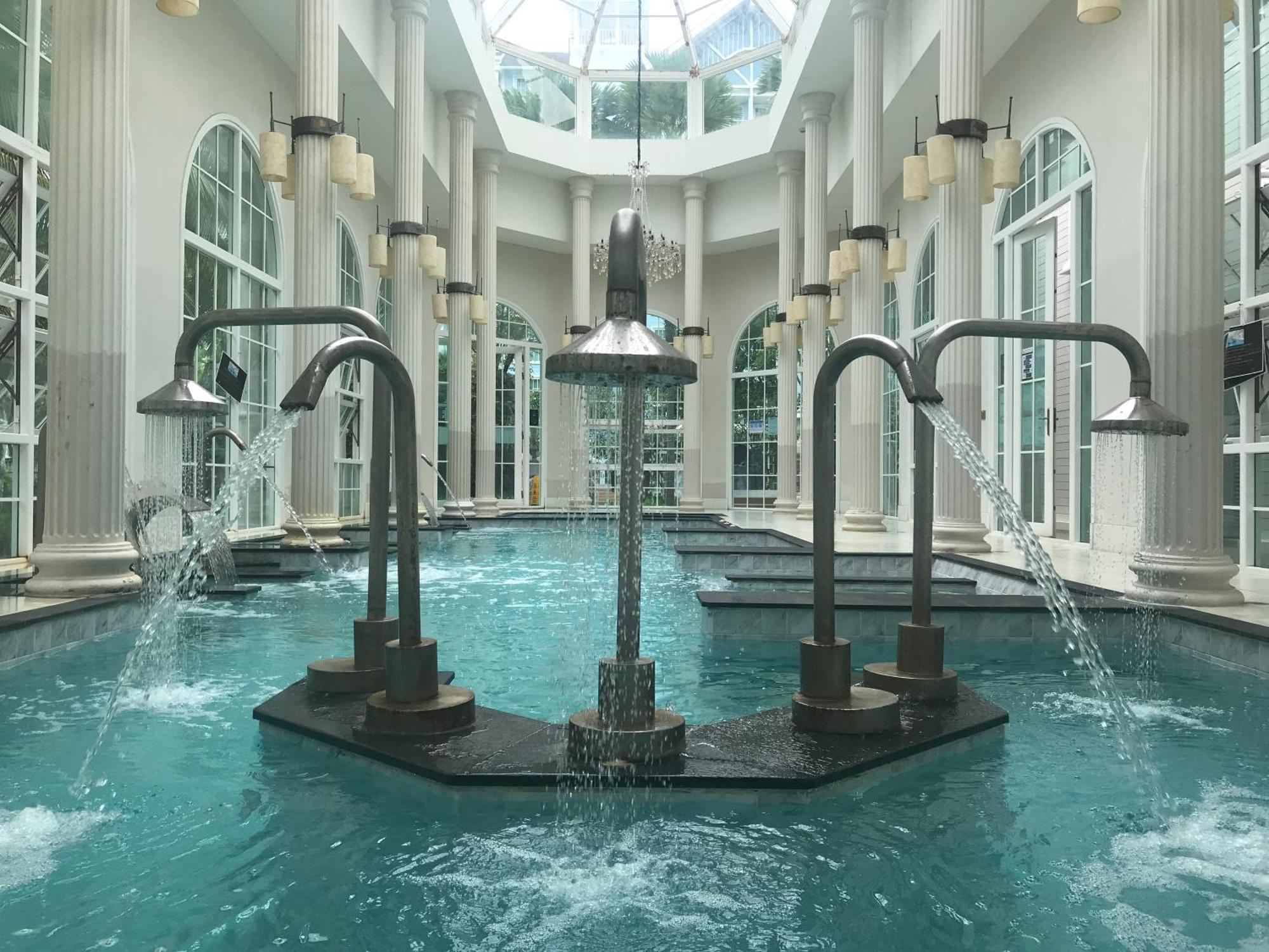 Grand Florida芭提雅带免费游泳池温泉和健身房和办公区水上花园公寓e208 Na Chom Thian Ngoại thất bức ảnh